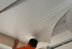 Как установить натяжные потолки своими руками?